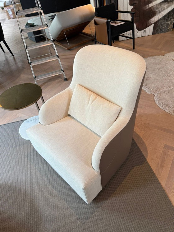 Image 1 of Poltrona Meridiani Liu Kuoio