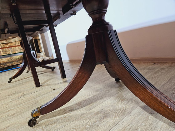 Image 1 of Elegant Georgian Dining Table, 2nd half of the 19th Century - Classic/Walnut