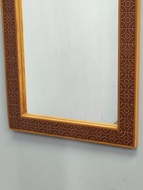 Image 1 of Espejo de pared danés de pino y azulejos de cerámica, década de 1960.
