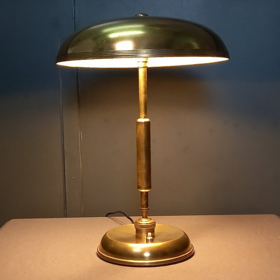 Image 1 of Lampe de table au design iconique signée Giovanni Michelucci