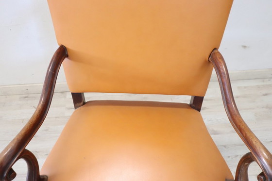 Image 1 of Fauteuil ancien en noyer, Italie fin du 19ème siècle