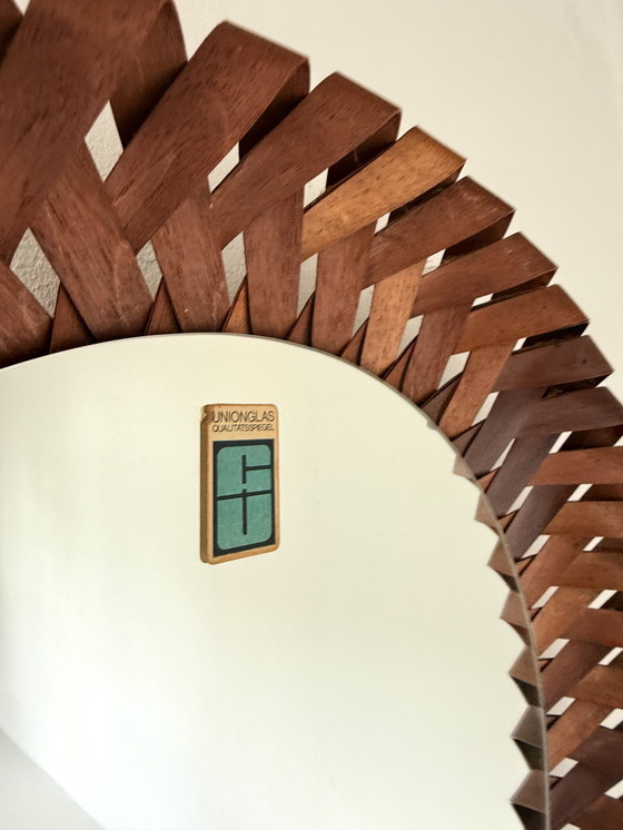 Image 1 of Vintage gevlochten teakhouten wandspiegel ‘60