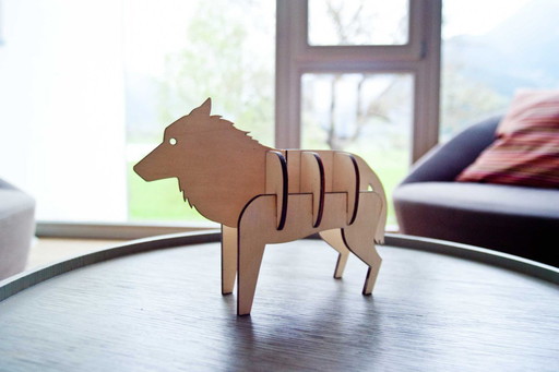 Wooden wolf decoration by Ulap design