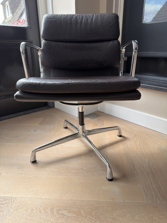 Image 1 of 6x Vitra Soft Pad Chair EA 231