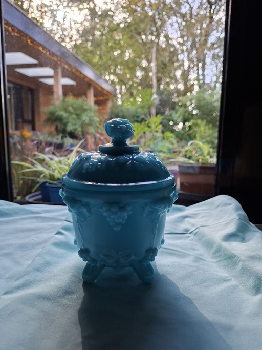 Tarro de opalina con tapa