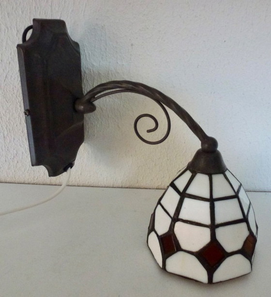 Image 1 of Lampada da parete in stile Tiffany.