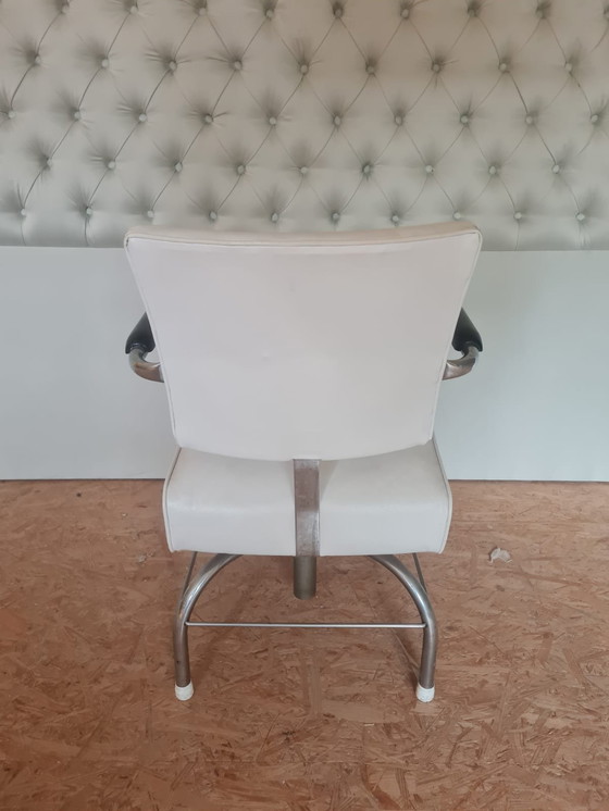 Image 1 of Witte Vinyl Salonstoel 1960's, VS