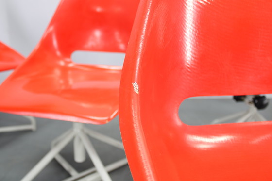 Image 1 of 1960er Jahre Miroslav Navratil Satz von acht Stühlen aus Fiberglas für Vertex, Tschechoslowakei