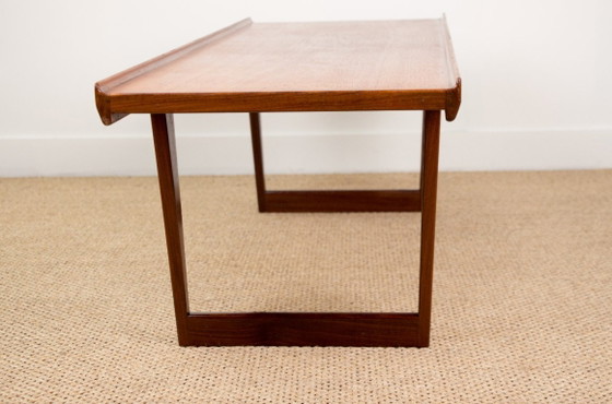 Image 1 of Gran mesa de centro o banco, de teca danesa, obra de Peter Lovig Nielsen, 1960.