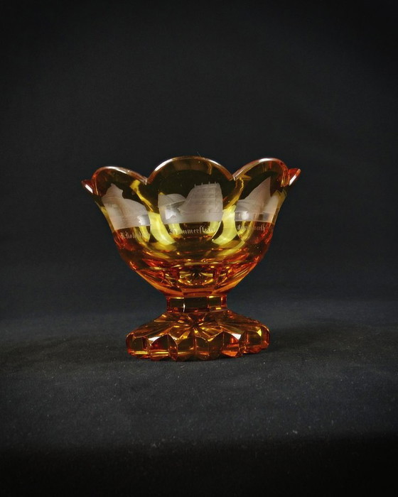 Image 1 of 19e eeuwse Boheemse kristallen schaal versierd met monumenten uit de Rijnland-Pfalz