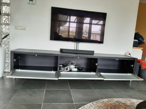 tv kast Bert Plantagie