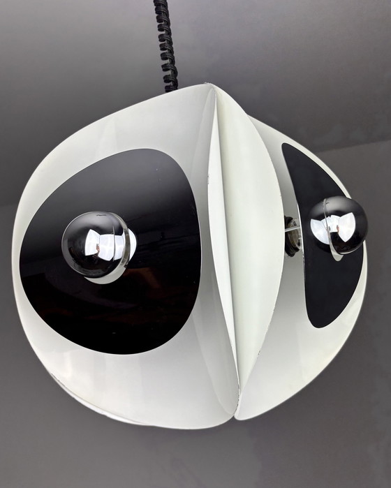 Image 1 of Goffredo Regianni Italien Space Age Pendelleuchte, 1970er Jahre, weiß lackiertes Metall &amp; Chromschilde, Mid Century, Industr
