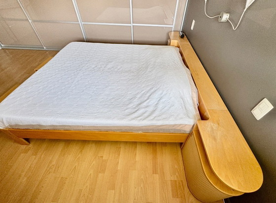Image 1 of Auping 'Auronde' bedcombinatie+nachtkastjes+aanhaak tafeltjes