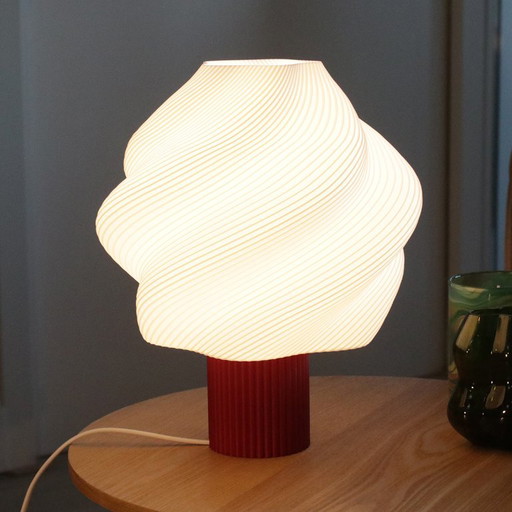 Magda Sculptural Lamp | FireRed – tafellampen