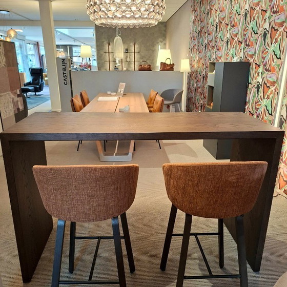 Image 1 of Bar Encore 4