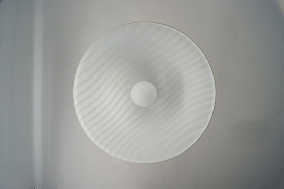 Image 1 of Grande lampada da soffitto in vetro di metà secolo di Peill & Putzler