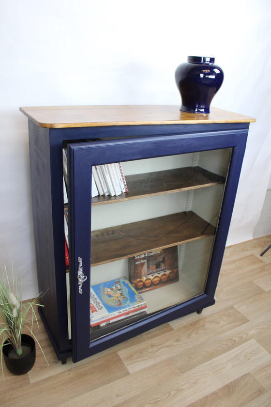 Image 1 of Page 1 of 9 Bibliotheque basse vitree