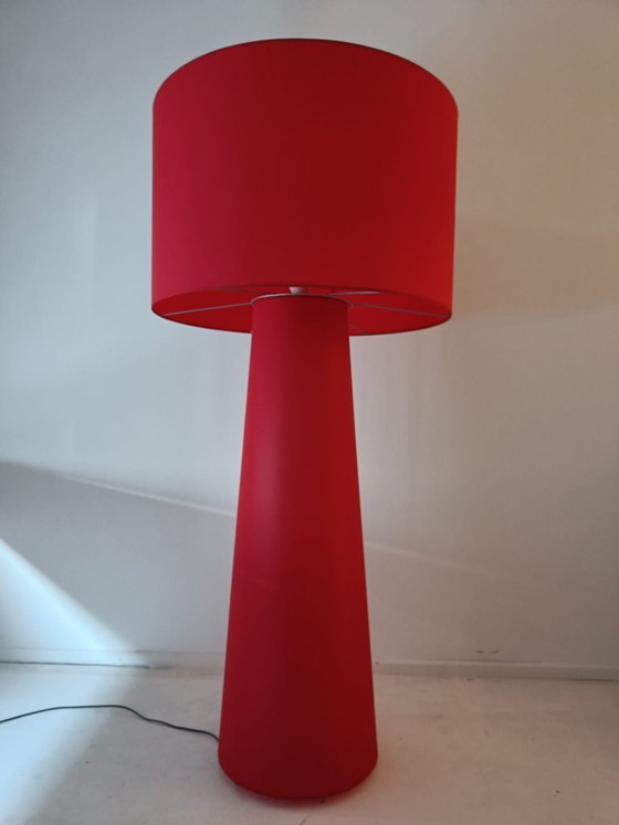 Image 1 of MarcelWanders–BigShadowXL–Cappellini–Red–Ø94.5×H198.5cm