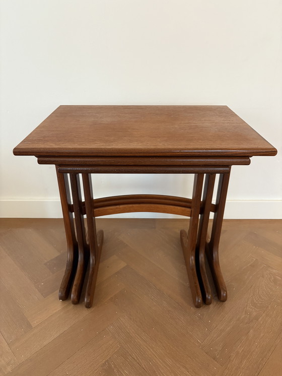 Image 1 of Tables gigognes en teck de Victor Wilkins pour G-Plan, lot de 3