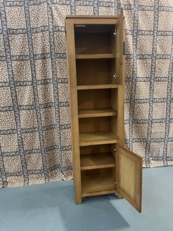 Image 1 of Smalle hoge lichteiken kast