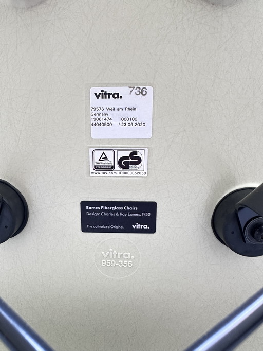 2x Vitra Eames Fiberglass Side Chair DSW - Wood and Wire Base-01 Eames Parchment-Black Maple