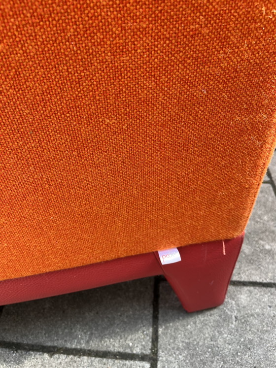 Pode Plot Bank von Design Duo – Orange/Rot – Sofas, Leather, Wool (photo 5 of 9)