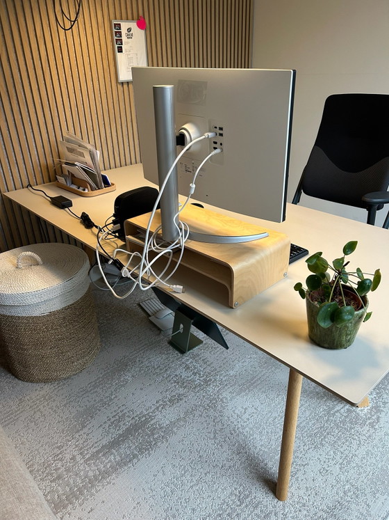 Scrivania design HAY Copenhague | 200×90 | Rovere & linoleum Mushroom, Scrivanie, Legno, Beige (foto 2 di 7)
