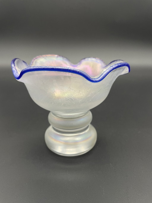 Eisch Perlmuttglas Fußschale Mit Kobaltblauem Rand – schalen (photo 2 of 6)