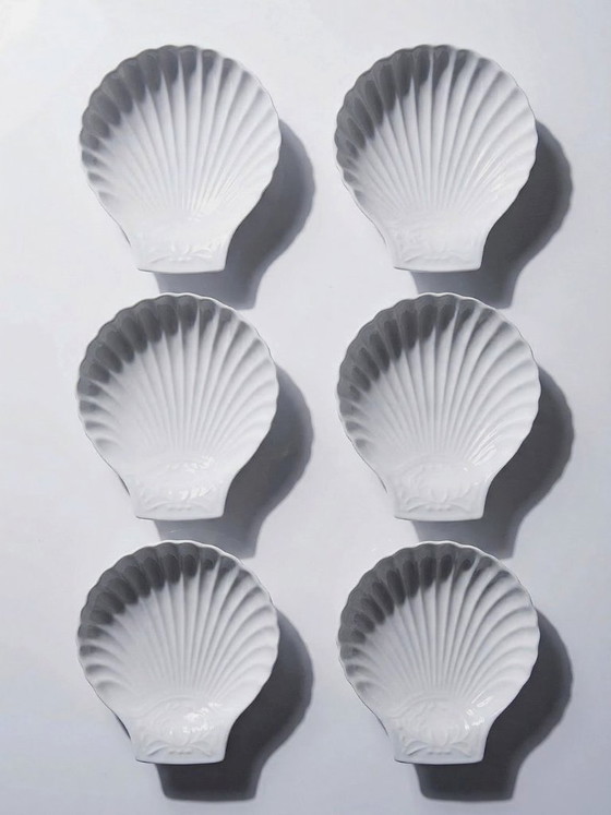 Image 1 of Suite de 6 coupelles coquilles en porcelaine de Limoges Philippe Deshoulières