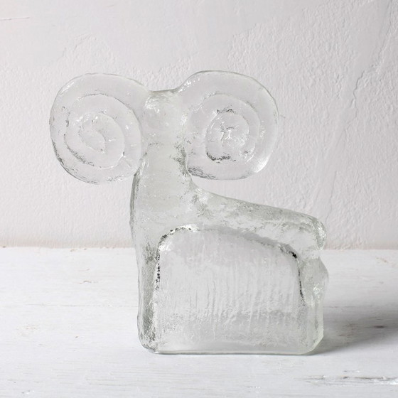 Image 1 of Statua vintage in vetro pressato di ariete / Glass Union / Rudolfova Hut / Repubblica Ceca / 1971