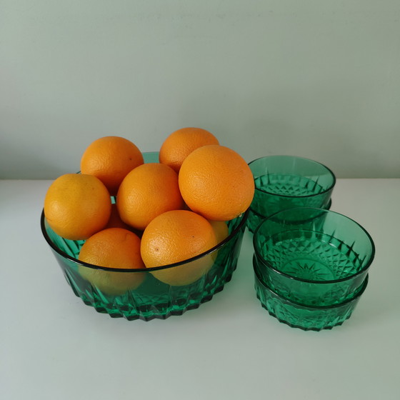 Image 1 of Arcoroc France Ciotola in vetro pressato verde con 4 ciotole, anni '60