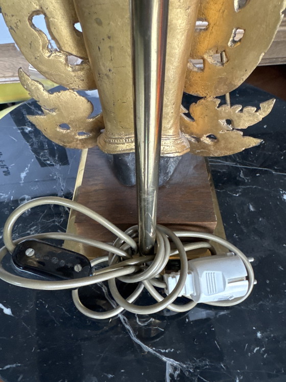 Image 1 of Dekorative, figürliche Tischleuchte in Bronzeoptik

