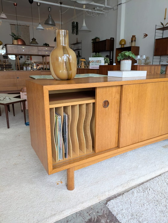 Image 1 of Buffet danois vintage unique pour vinyles
