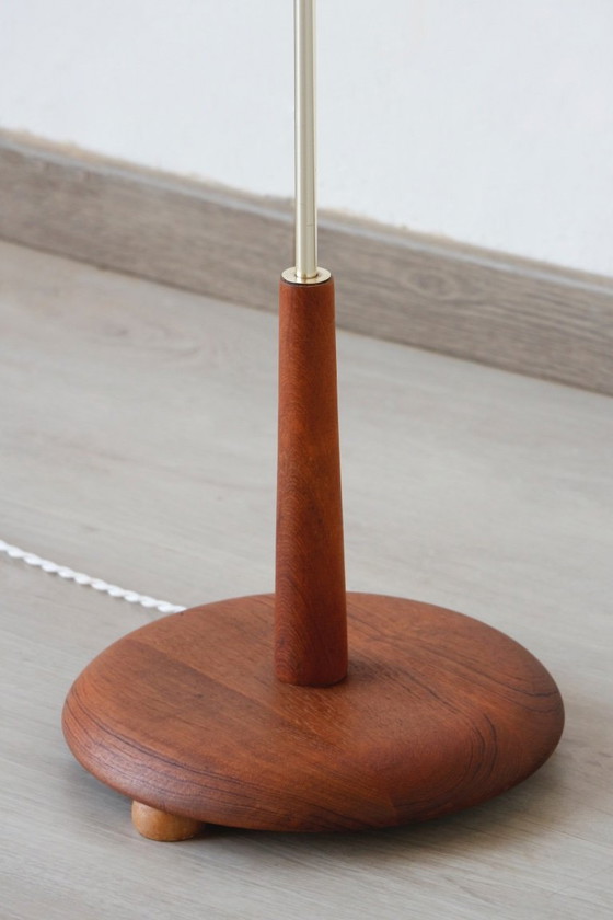 Image 1 of Vintage vloerlamp in Scandinavische stijl uit de jaren 60 | Bakeliet