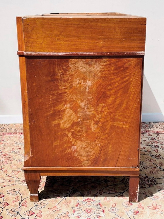 Image 1 of Oud engelse antieke ladekast. 19 eeuw.