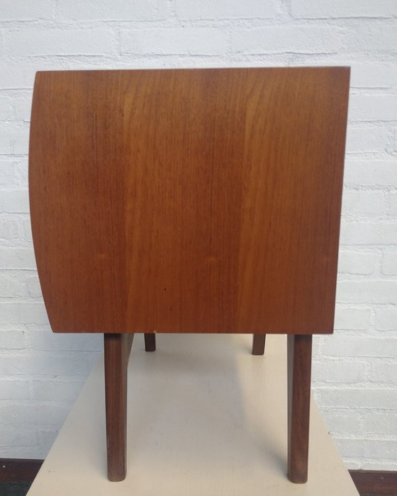 Image 1 of Louis van Teeffelen, 2 pieces of bedside tables
