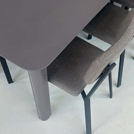 Ignore Amsterdam Curl dining table 180x90 brown