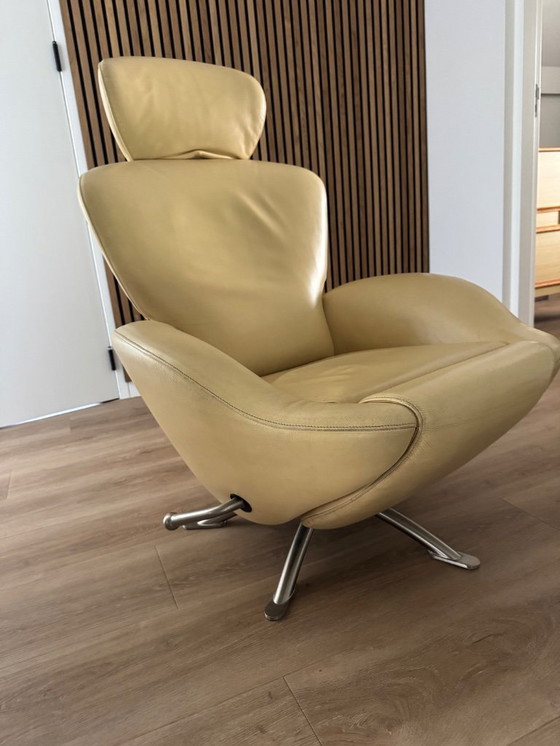 Image 1 of Dodo Fauteuil Cassina