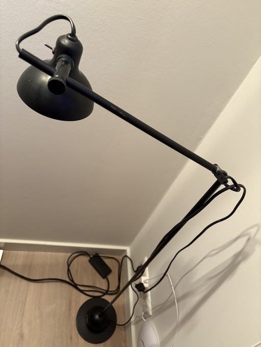 Black metal reading lamp
