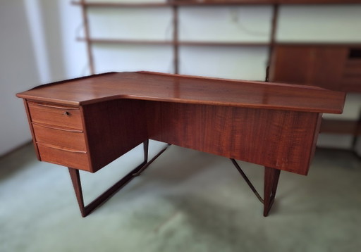 Boomerang desk by Peter Løvig Nielsen, 1960s