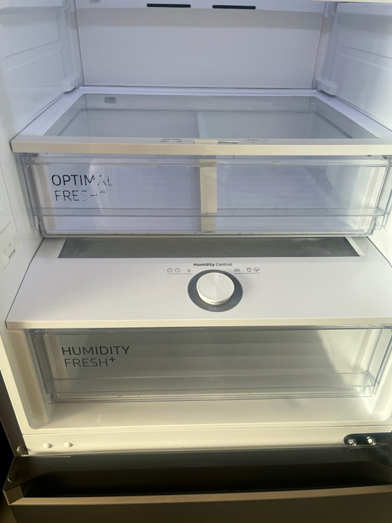 Samsung Kühl-Gefrierkombination – Aufbewahrungsschrank, Glas, Metall (photo 7 of 9)