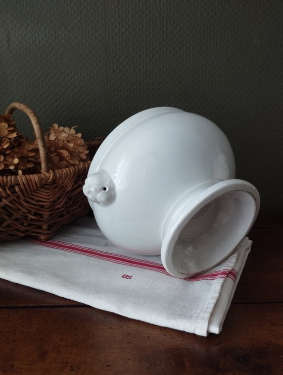 Image 1 of Pequeña sopera de porcelana gruesa con asas en forma de cabeza de león