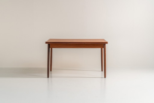 Uitschuifbare Deense eettafel in Teak, jaren 60.
