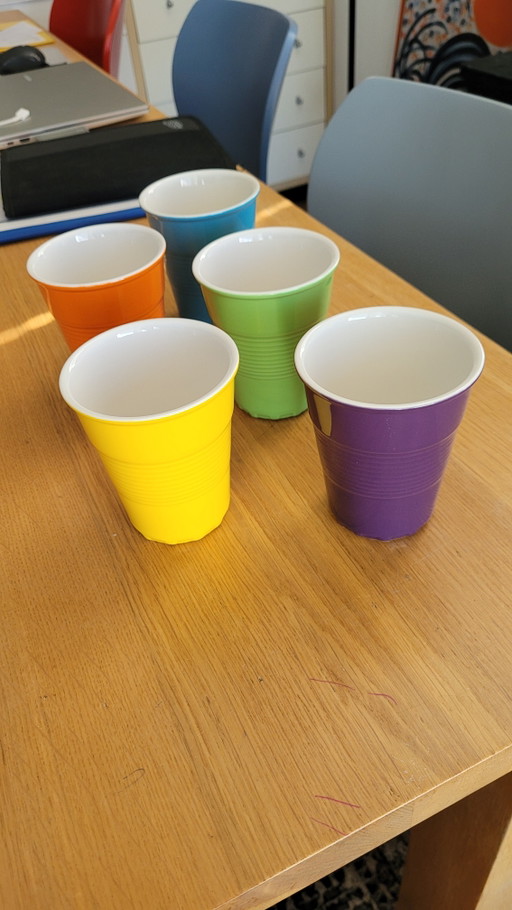 Set of 5 Siaki porcelain cups in cheerful colors