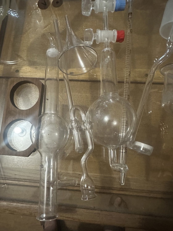 Image 1 of Konvolut antiker chemischer Glaselemente für ein Kuriositätenkabinett