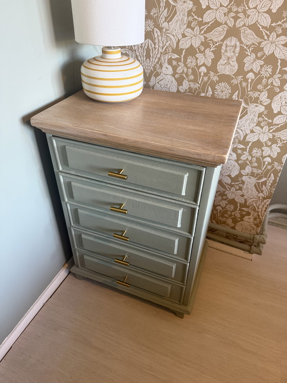 Image 1 of Cómoda pequeña