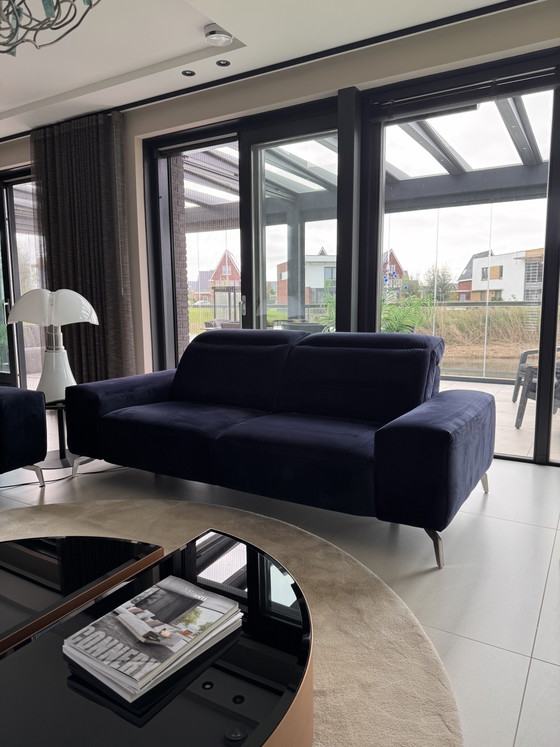 ROM 2x 2-seater Sofa electr. Reclining function + USB in velvet blue – Metal (photo 12 of 13)
