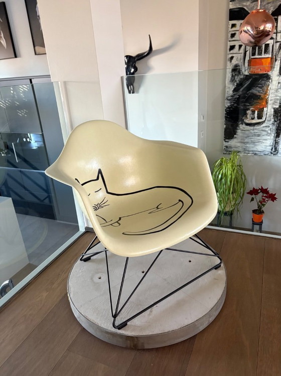 Image 1 of Vitra Eames Fiberglass RAR “Steinberg Cat” Chair 243/500 – Rare collector’s edition