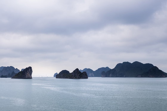 Image 1 of Along-Bucht