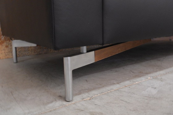 Image 1 of Nuovo divano Leolux Howlo dal design esclusivo, rivestito in pelle nera.